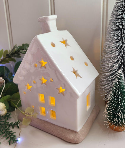White Snowy LED Cottage