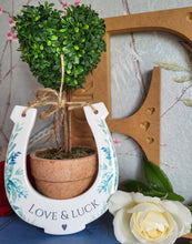 Load image into Gallery viewer, Wedding Horseshoe Hanger