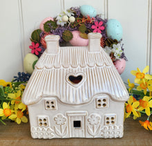 Load image into Gallery viewer, Thatched Cottage Tea light Holder