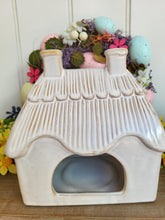 Load image into Gallery viewer, Thatched Cottage Tea light Holder