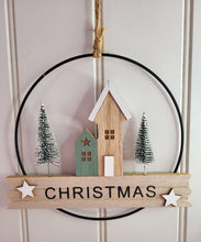 Load image into Gallery viewer, Metal Christmas Wreath Village