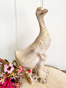 Wood effect Mother duck and duckling