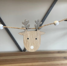 Load image into Gallery viewer, Wooden Reindeer and Star Garland