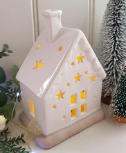 Load image into Gallery viewer, White Snowy LED Cottage