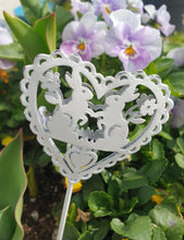 Load image into Gallery viewer, Springtime Heart Stakes