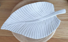 Load image into Gallery viewer, White Wash Leaf Tray