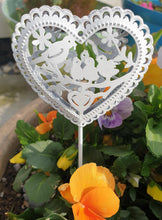 Load image into Gallery viewer, Springtime Heart Stakes